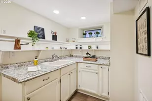 7427 SE Woodstock Blvd, Portland, OR 97206 - Photo 30