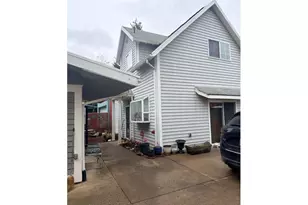 7427 SE Woodstock Blvd, Portland, OR 97206 - Photo 40