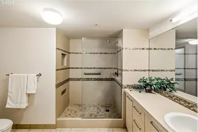 1030 NW Johnson St #321, Portland, OR 97209 - Photo 28