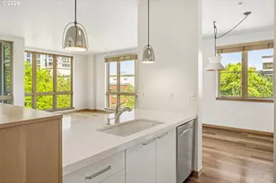 1030 NW Johnson St, Portland, OR 97209 - Photo 12