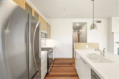 1030 NW Johnson St #321, Portland, OR 97209 - Photo 16