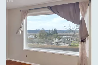 397 Juniper St, Kalama, WA 98625 - Photo 6