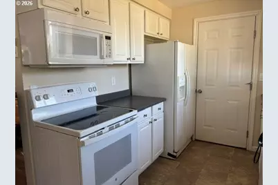 3636 Virginia Ave, Springfield, OR 97478 - Photo 8