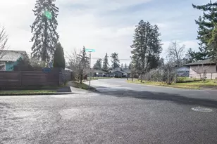 17005 SE Alder St, Portland, OR 97233 - Photo 6