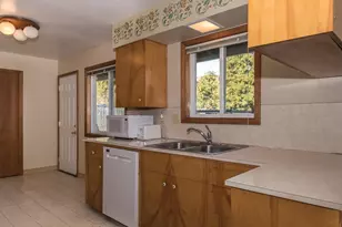 17005 SE Alder St, Portland, OR 97233 - Photo 10