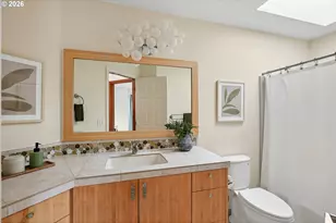 12504 Shelby Ct, Lake Oswego, OR 97035 - Photo 30