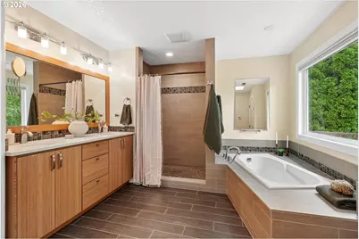 12504 Shelby Ct, Lake Oswego, OR 97035 - Photo 26