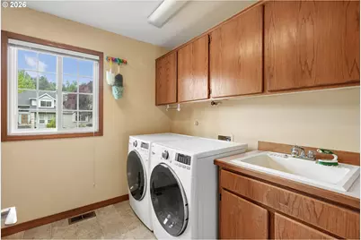 12504 Shelby Ct, Lake Oswego, OR 97035 - Photo 34