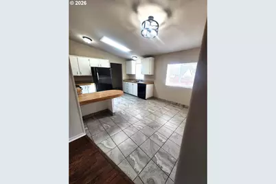 623 SW 2nd St, Madras, OR 97741 - Photo 6
