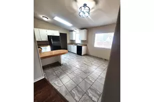 623 SW 2nd St, Madras, OR 97741 - Photo 6