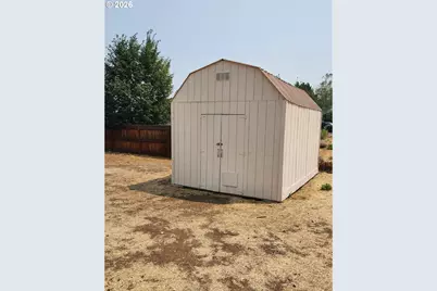 623 SW 2nd St, Madras, OR 97741 - Photo 16