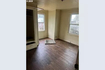 150 N Cleveland St, Eugene, OR 97402 - Photo 10