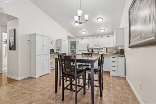 12380 SW Walnut St, Tigard, OR 97223 - Photo 10