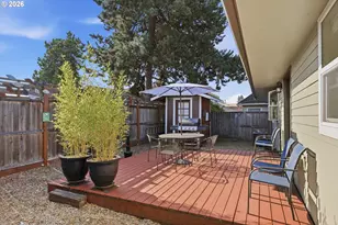 208 N College St, Newberg, OR 97132 - Photo 34