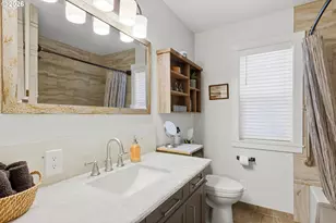 208 N College St, Newberg, OR 97132 - Photo 20