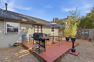208 N College St, Newberg, OR 97132 - Photo 32