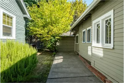 129 NW 11th St, Corvallis, OR 97330 - Photo 34