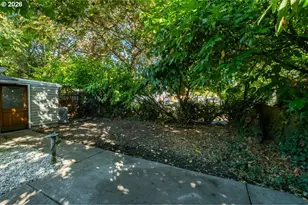 129 NW 11th St, Corvallis, OR 97330 - Photo 32