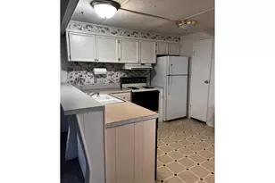 1400 Candlelight Dr, Eugene, OR 97402 - Photo 10