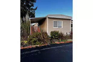 1400 Candlelight Dr, Eugene, OR 97402 - Photo 2