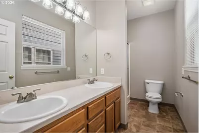 730 NE Pacific Dr, Fairview, OR 97024 - Photo 14