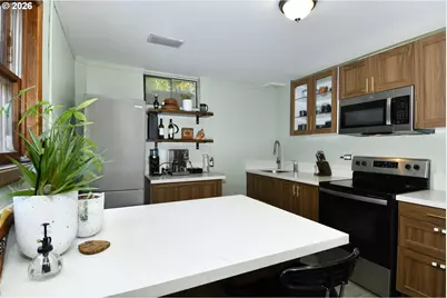 2405 NE Morgan St, Portland, OR 97211 - Photo 10