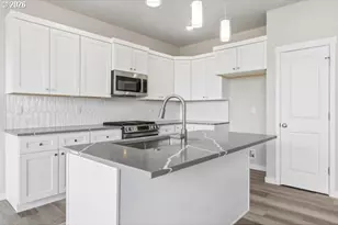 1758 NE 9th Pl, Hermiston, OR 97838 - Photo 8