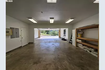 2750 SE Booth Ave, Roseburg, OR 97470 - Photo 32