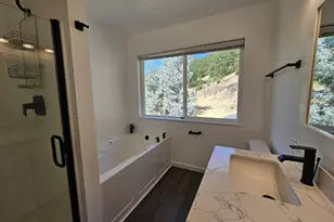 2750 SE Booth Ave, Roseburg, OR 97470 - Photo 22