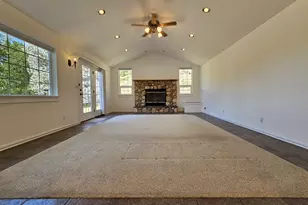 2750 SE Booth Ave, Roseburg, OR 97470 - Photo 6