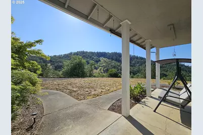 2750 SE Booth Ave, Roseburg, OR 97470 - Photo 42