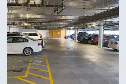 2327 NW Northrup St #8, Portland, OR 97210 - Photo 32