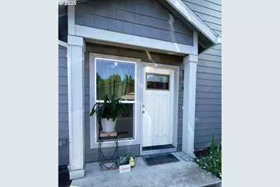 611 SE 142nd Ave #B, Portland, OR 97233 - Photo 1