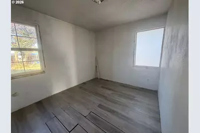 395 36th St, Springfield, OR 97478 - Photo 10