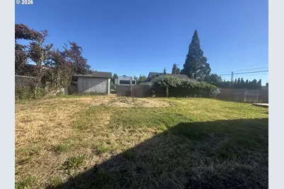 395 36th St, Springfield, OR 97478 - Photo 2