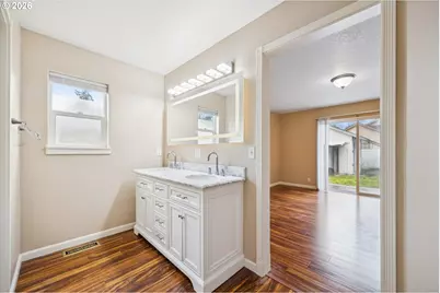 661 NW Connell Ave, Hillsboro, OR 97124 - Photo 18