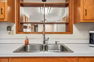 131 N 10th St, Cottage Grove, OR 97424 - Photo 10