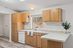 20191 Hwy 42, Myrtle Point, OR 97458 - Photo 14