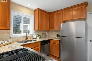 8011 N Foss Ave, Portland, OR 97203 - Photo 12