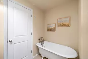 8011 N Foss Ave, Portland, OR 97203 - Photo 22