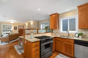 8011 N Foss Ave, Portland, OR 97203 - Photo 14