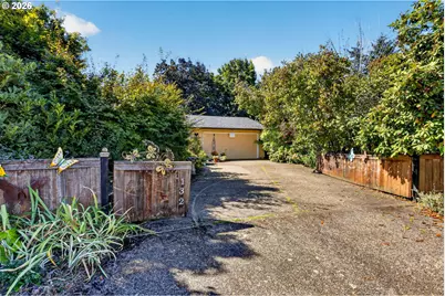 132 Woodfield Ct, Oregon City, OR 97045 - Photo 2