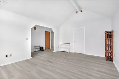 1420 NE Hoffman Dr, McMinnville, OR 97128 - Photo 6