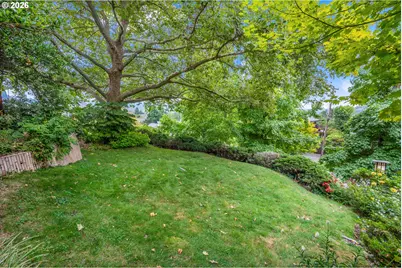 307 SW Hamilton St, Portland, OR 97239 - Photo 40