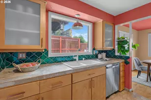 307 SW Hamilton St, Portland, OR 97239 - Photo 14