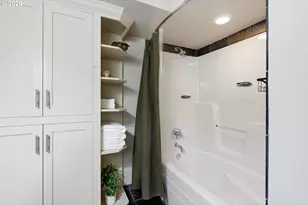 7325 SE Barbara Welch Rd, Portland, OR 97236 - Photo 24