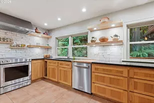 7325 SE Barbara Welch Rd, Portland, OR 97236 - Photo 8