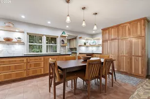 7325 SE Barbara Welch Rd, Portland, OR 97236 - Photo 10