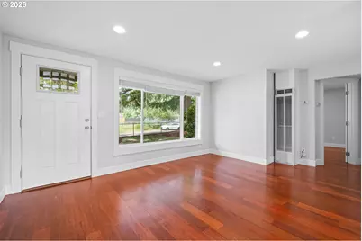 2146 SE 119th Ave, Portland, OR 97216 - Photo 6