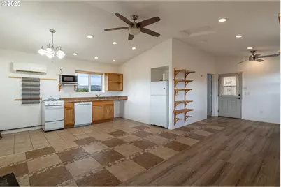 37102 Woods Ln, Richland, OR 97870 - Photo 6